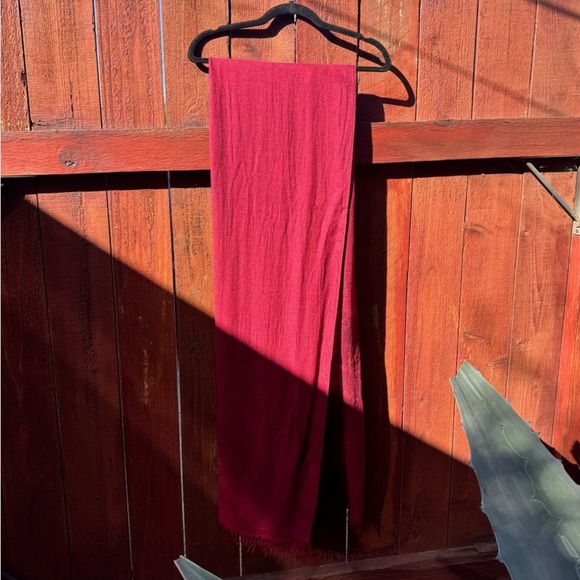 Isabel Marant soft scarf in burgundy - Picture 6 of 10